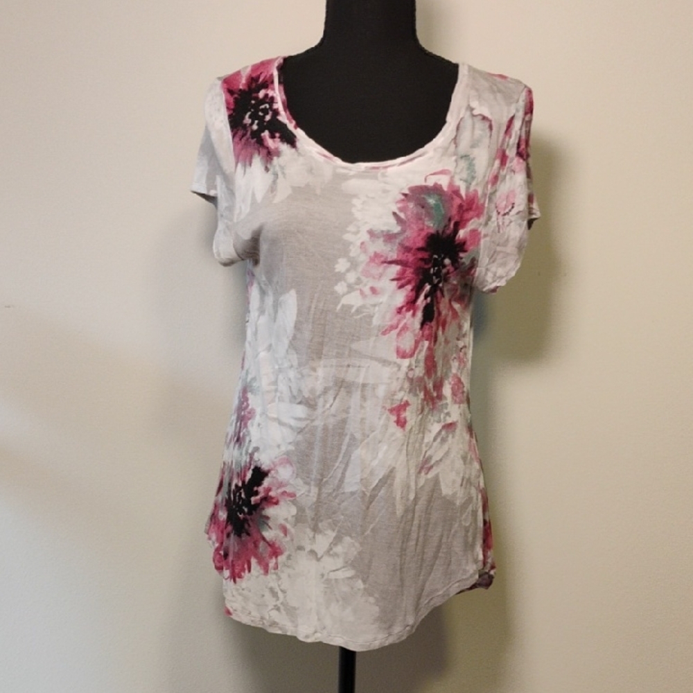 Simply Vera Vera Wang Pink and Black Floral Short Sleeve Top